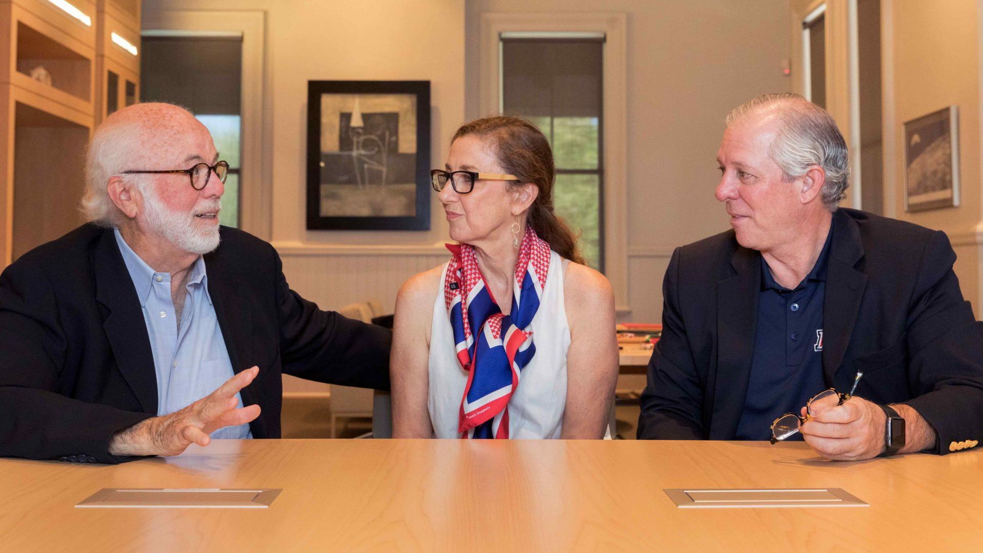 Pulitzer-winning photographer is University of Arizona's first presidential scholar